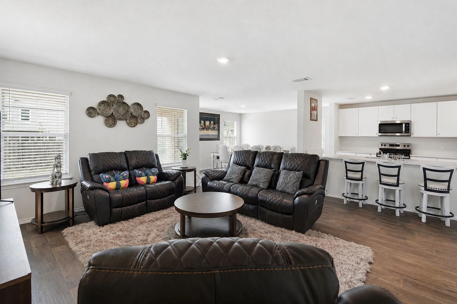 New 4-bed 3-bath home available near Lackland AFB! Move in Now! — Photo 2