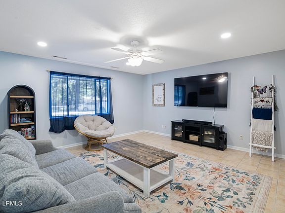 5th image of 55 Lakeview Dr