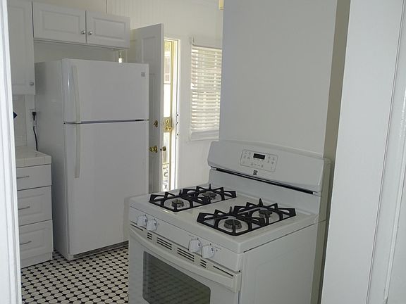 4th image of 13318 Woodbridge St