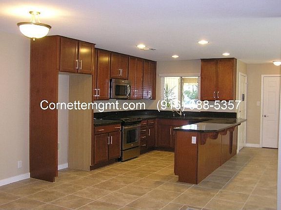 2nd image of 2551 Rose Ct APT A