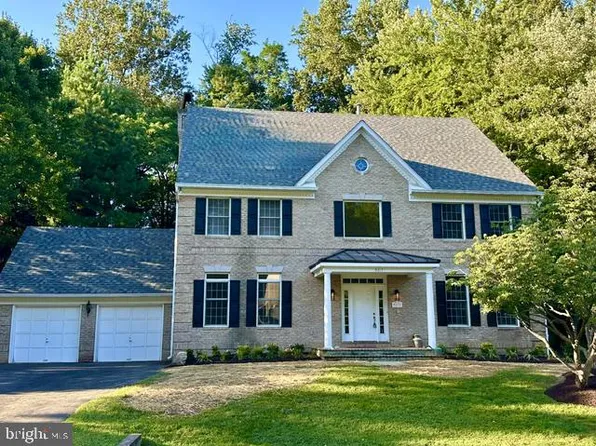 9217 Fall River Ln, Rockville, MD 20854