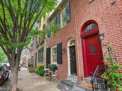945 S 2nd St, Philadelphia, PA, 19147