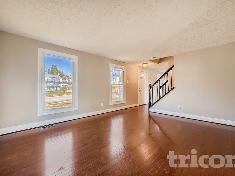 7 Randolph Springs Ct — Photo 6
