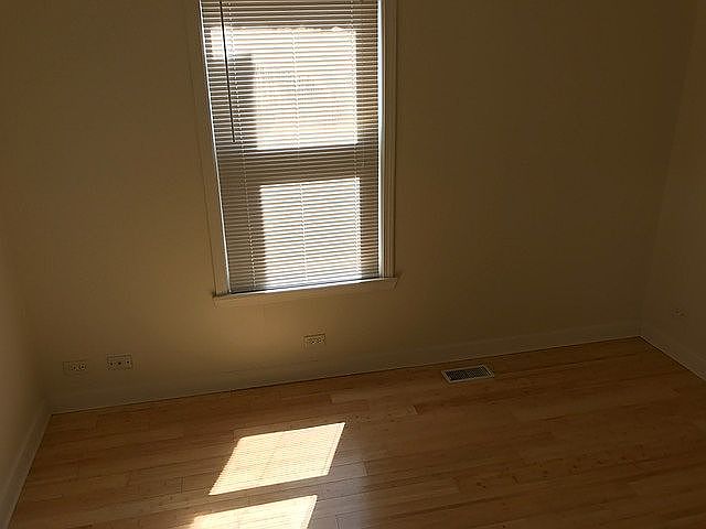 12' x 9' bedroom