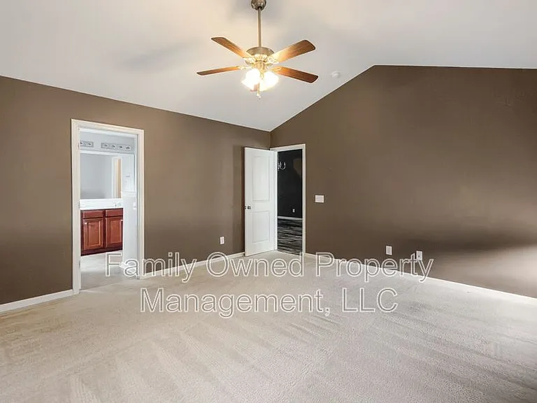 266 Mayfield Dr — Photo 20