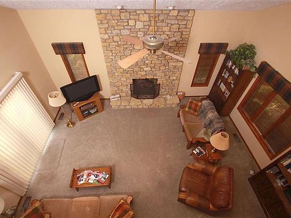 2nd image of 3284 Parkhill Dr