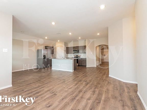 2nd image of 812 Meadow Creek Ln
