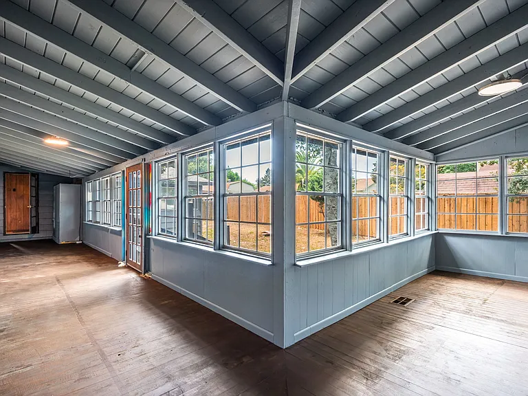 431 Benning Dr — Photo 10
