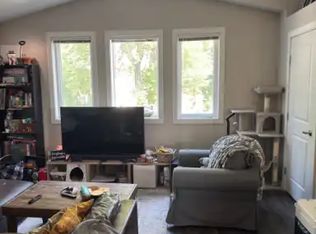 28 A Regal Ave #1A, Winnipeg, MB R2M 0N9