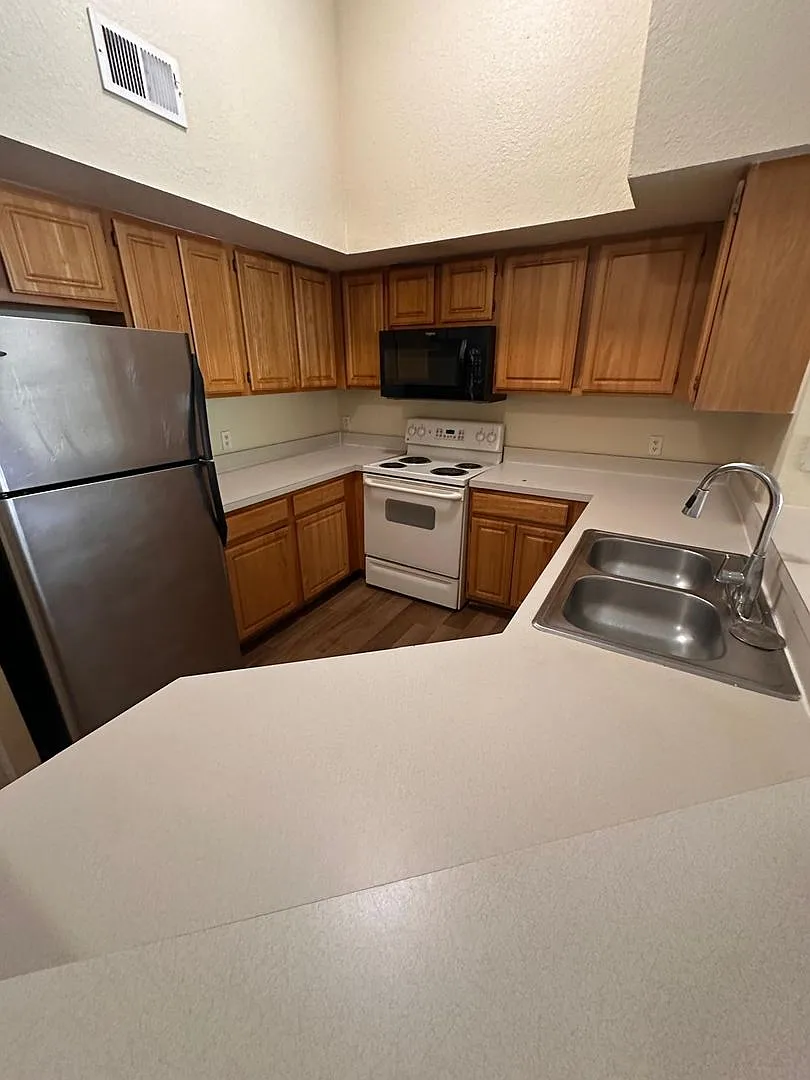 13013 Mulberry Park Dr Unit 224 — Photo 3