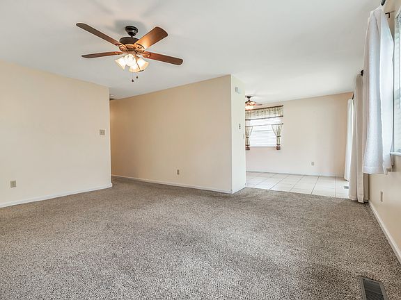 5th image of 1800 Heidelberg Dr
