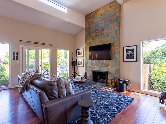 4th image of 30 La Barthe Ln
