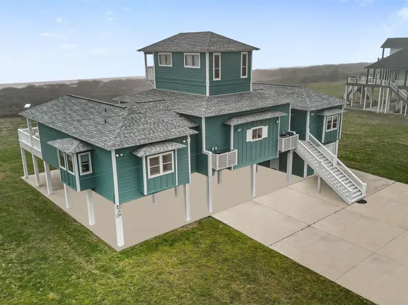 696 Villa Dr, Crystal Beach, TX 77650
