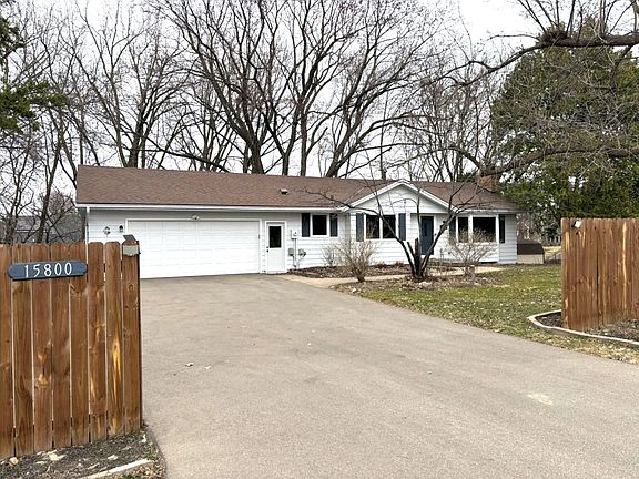 3rd image of 15800 Valley View Rd