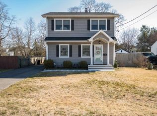 23 Bayview Ave, Bayport, NY 11705