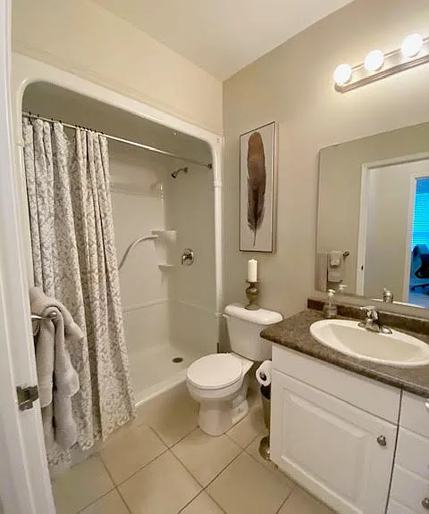435 Colborne St — Photo 13