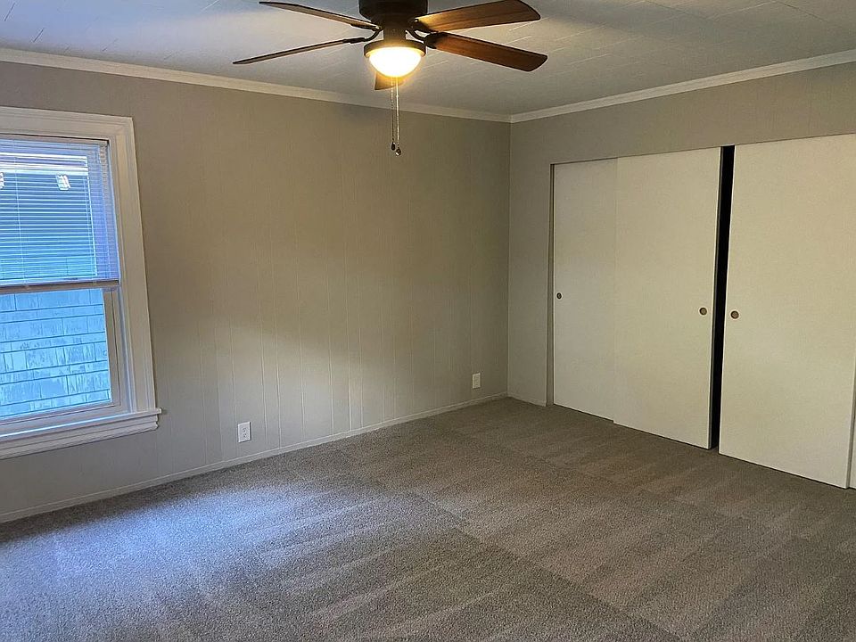 2nd image of 2313 W Kentucky St