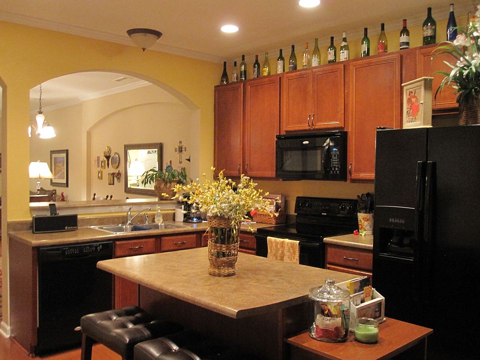 Kitchen with island