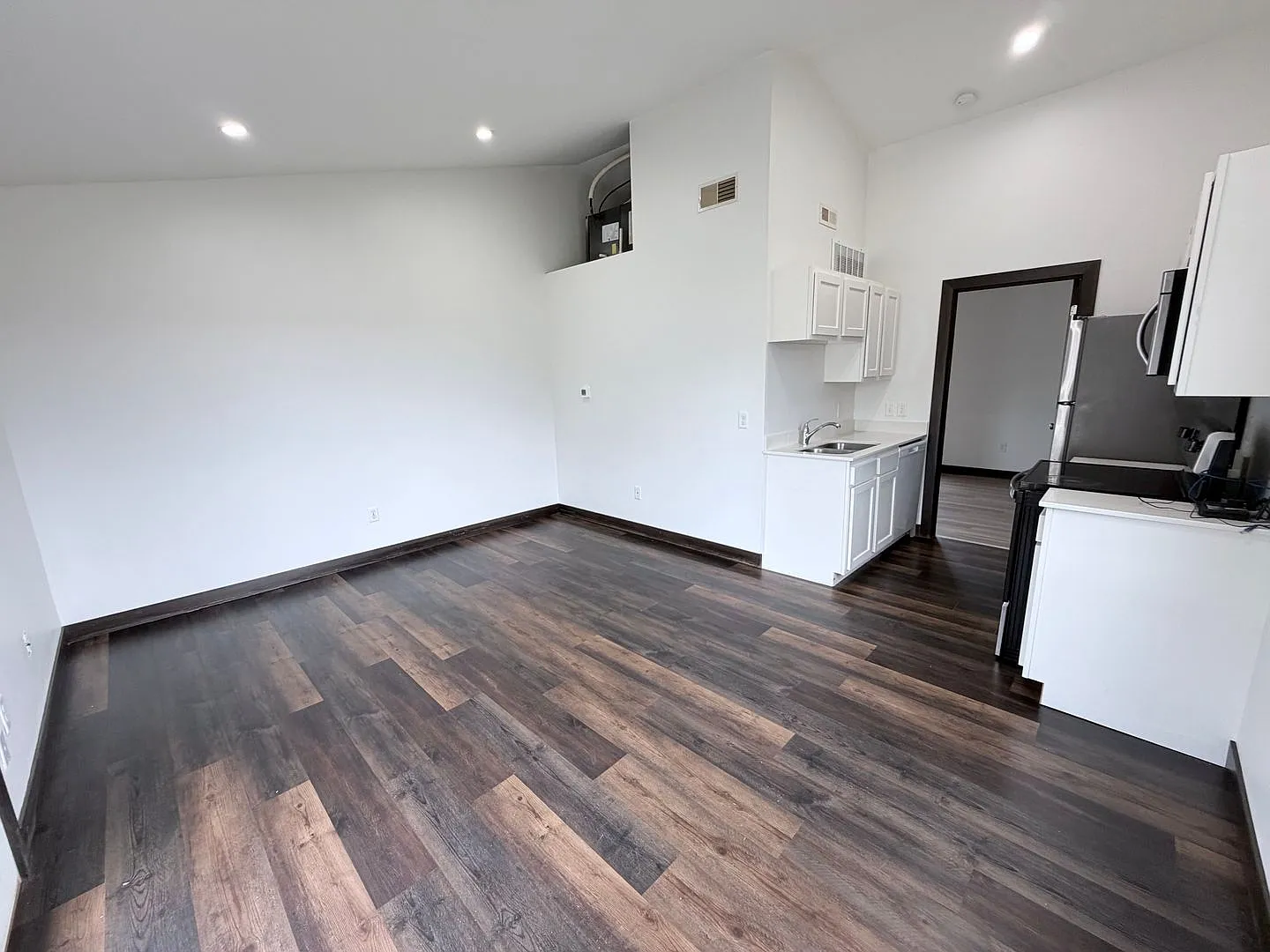 Riverview Apartments-809 - New — Photo 3