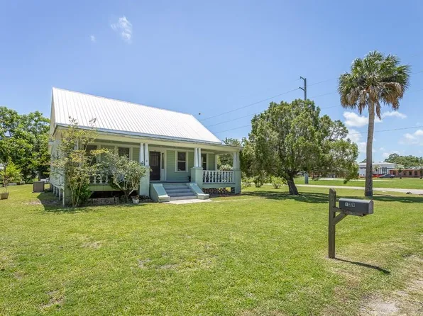 120 11th St, Apalachicola, FL 32320