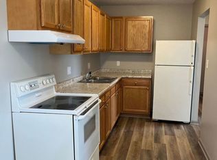 406 4th St SE #6C, State Center, IA 50247