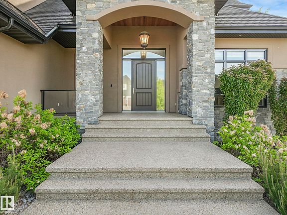 3rd image of 2807 Wheaton Dr NW