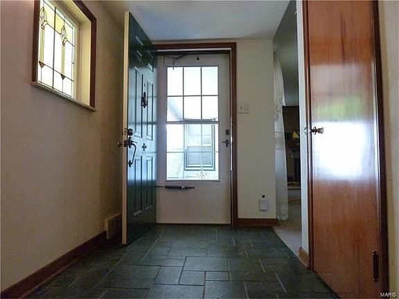 Slate tile entry foyer is 10 x 5.