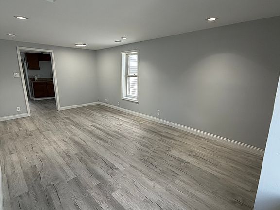2nd image of 4024 McCook Ave #2