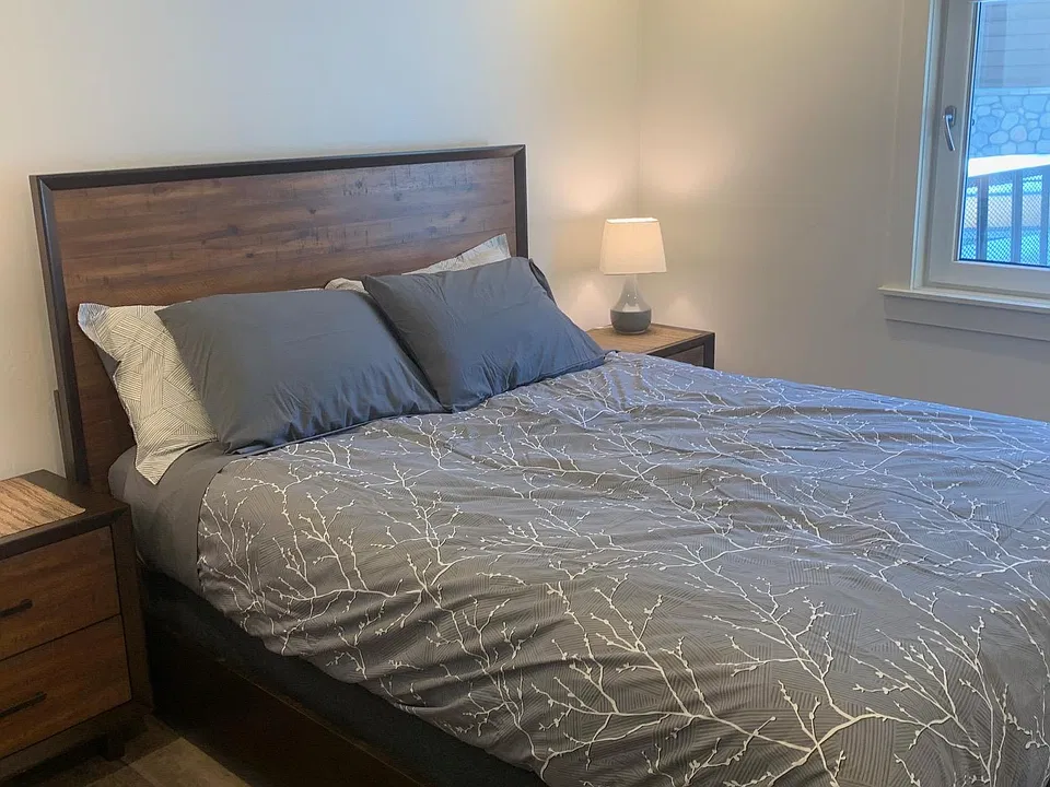 Queen bed