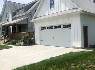 1147 Washington Ave, Grand Haven, MI 49417