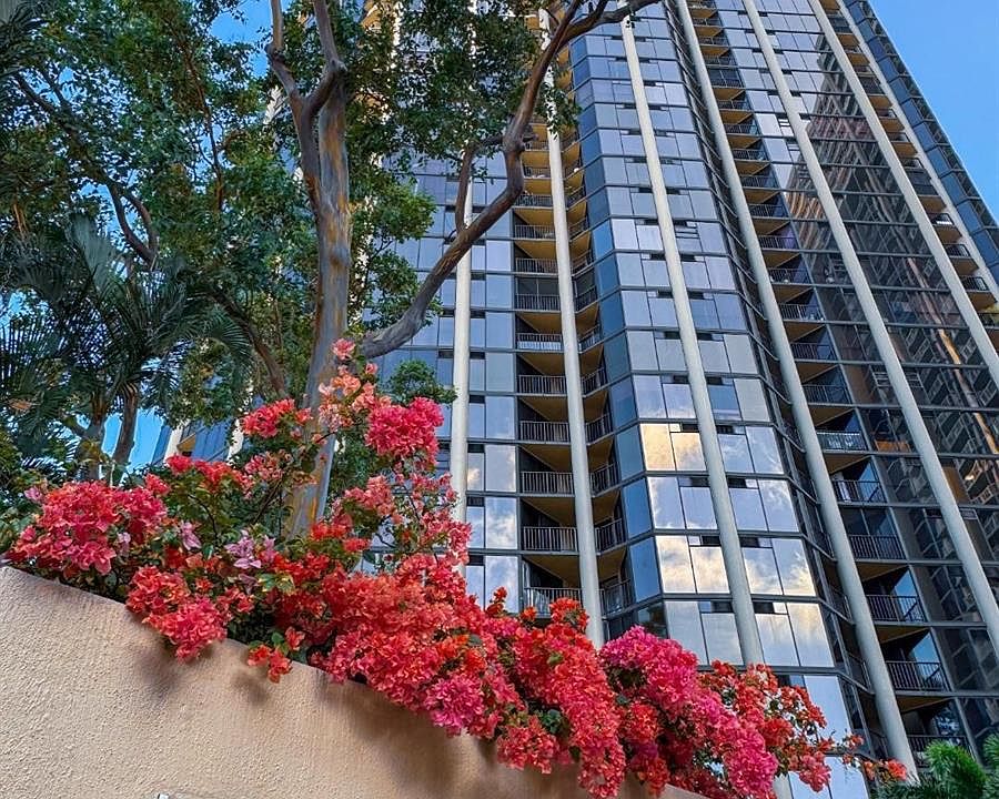 1st image of 60 N Beretania St APT 3206
