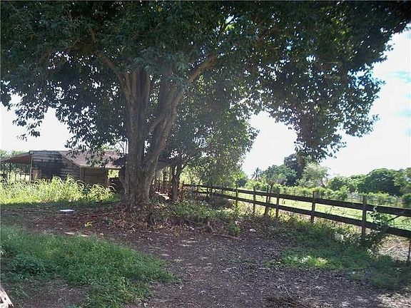 3rd image of 19470 Mowry Dr