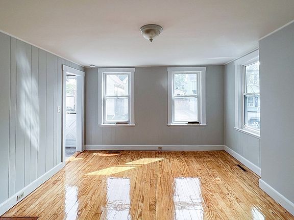5th image of 25 Common St #1
