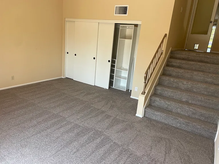 1038 Grape St — Photo 8