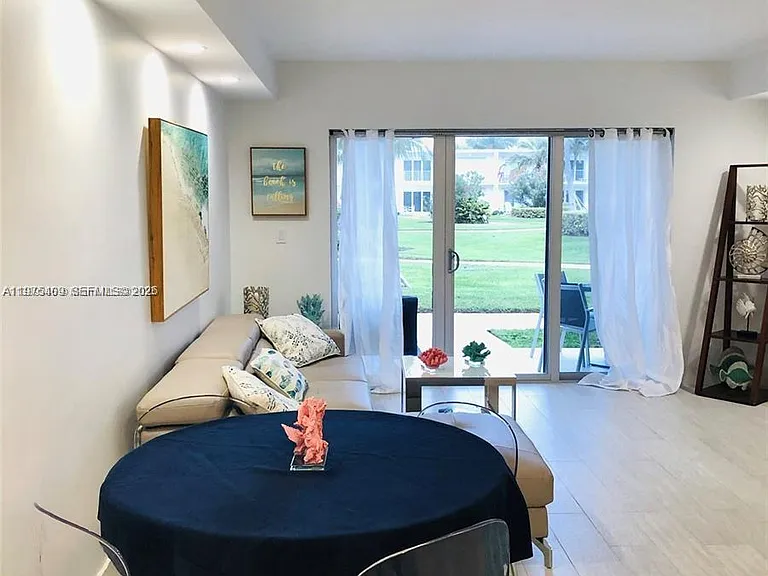 881 Ocean Dr — Photo 30