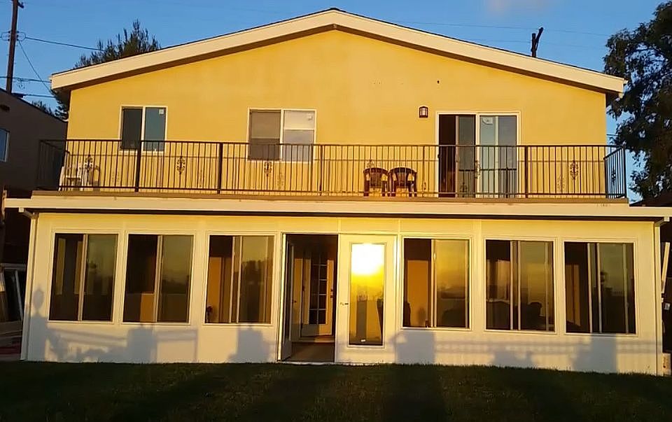 2nd image of 3107 Amethyst St