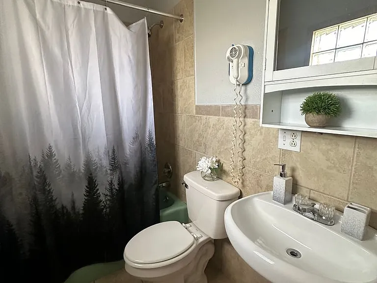 2824 North Ave — Photo 5