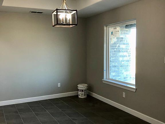 4th image of 116 Poppy St