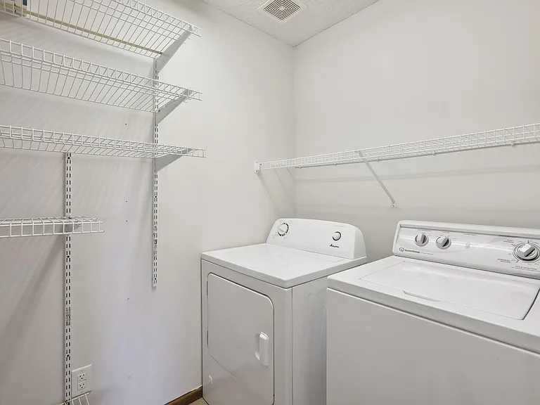 15024 Farnham Ave N — Photo 33