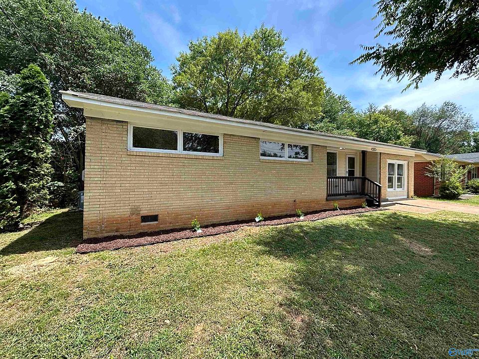 1st image of 608 Marguerite Dr NW