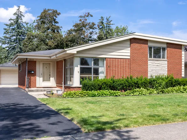 2642 Sunnyside Ave, Westchester, IL 60154