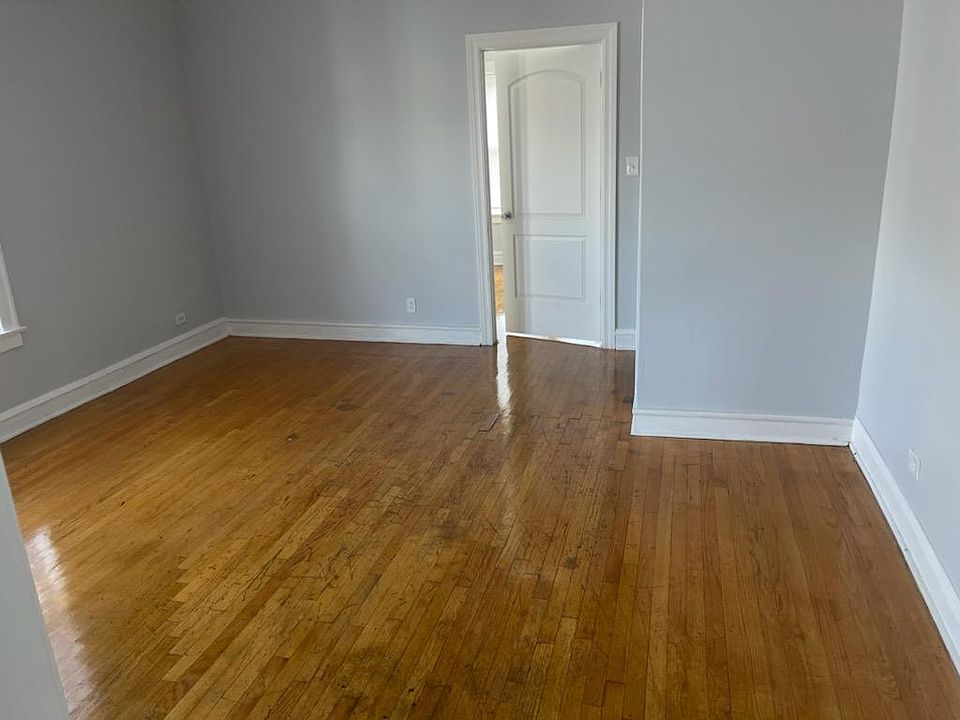 1st image of 7548 S Blackstone Ave #2