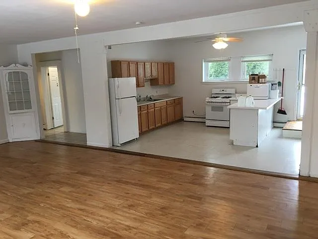 3 bed, 1700 sqft, $2,500 — Photo 4