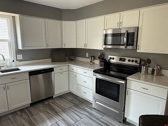 4th image of 4902 Lakewood Dr