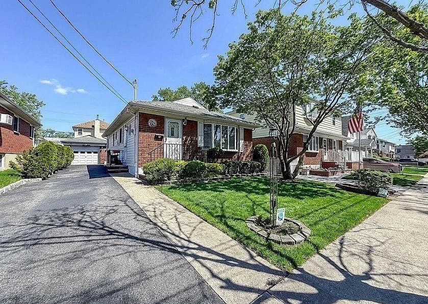 2nd image of 69 Reno Ave