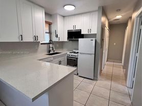 16940 SW 94th Ave, Miami, FL