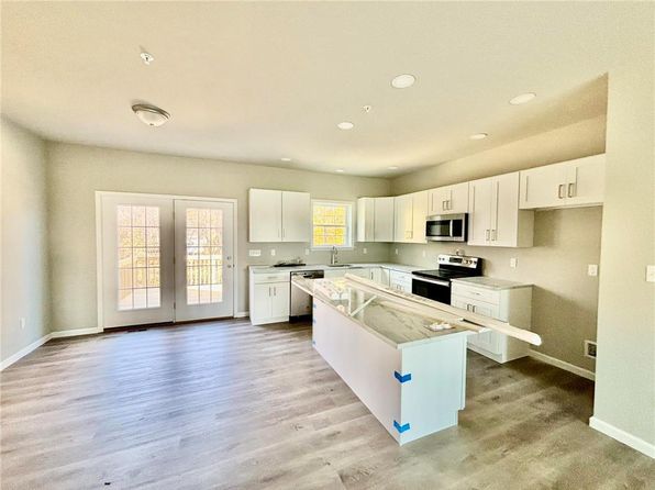 116 W 3rd St, Wind Gap, PA 18091