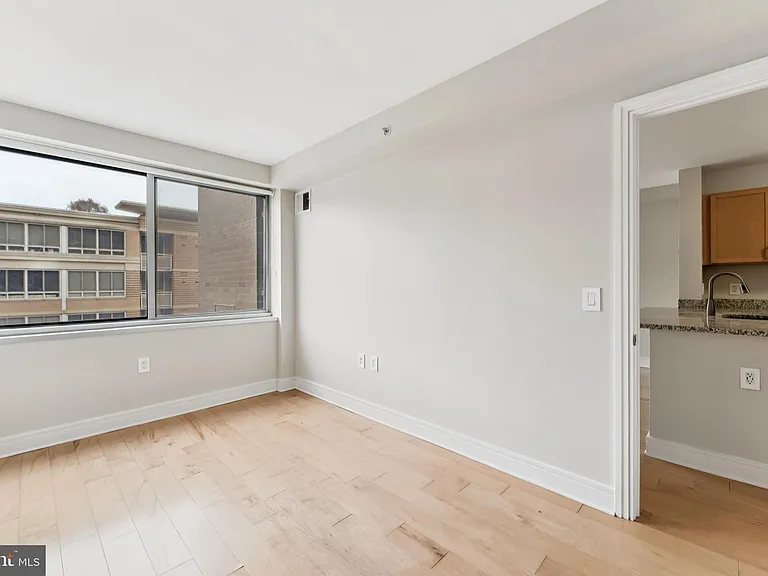 800 4th St SW #S418 — Photo 10