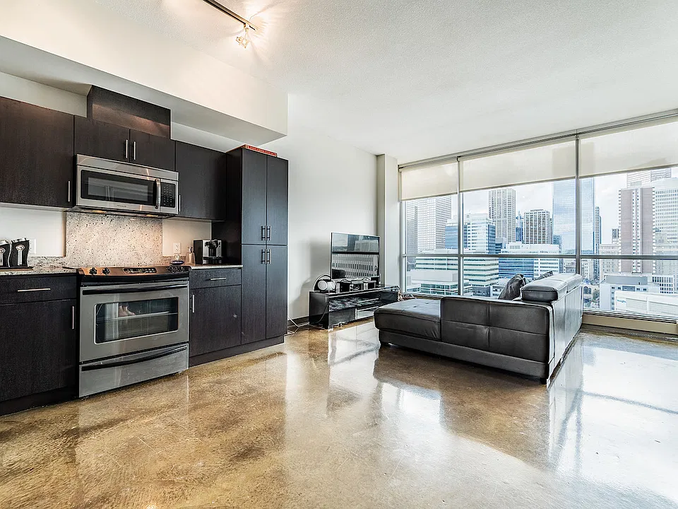 135 13th Ave SW #1303