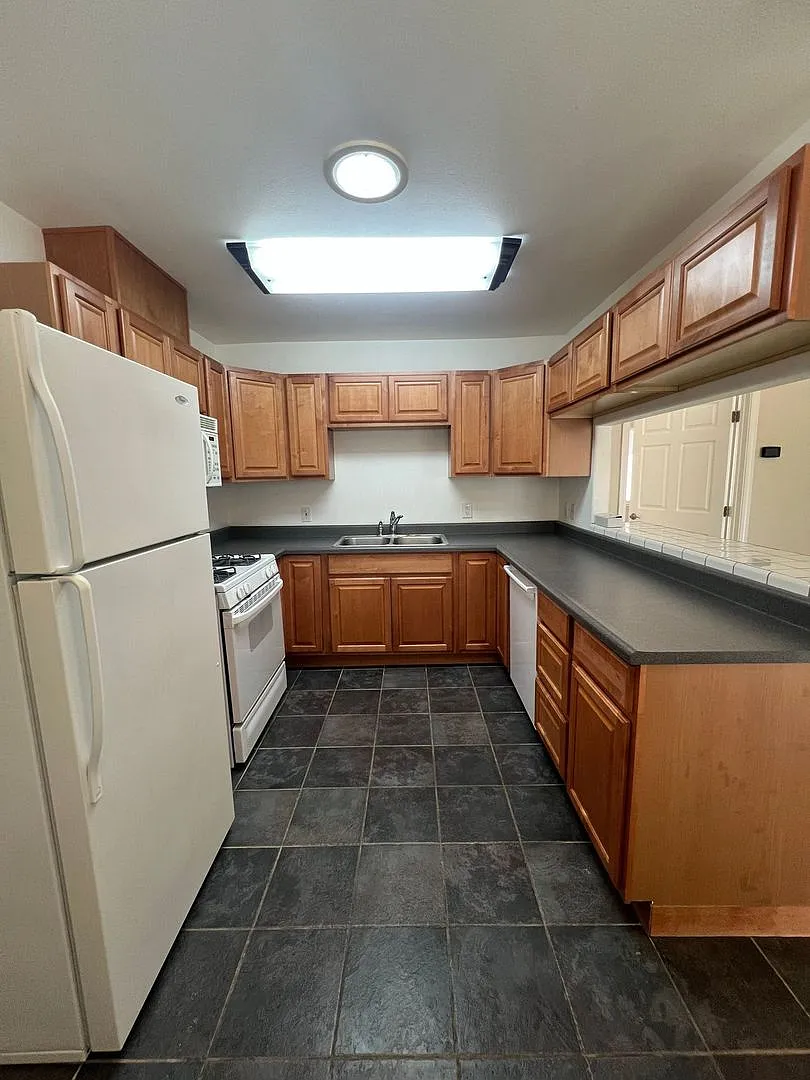 1 Bedroom 1 Bath Home in the Antelope Area — Photo 4